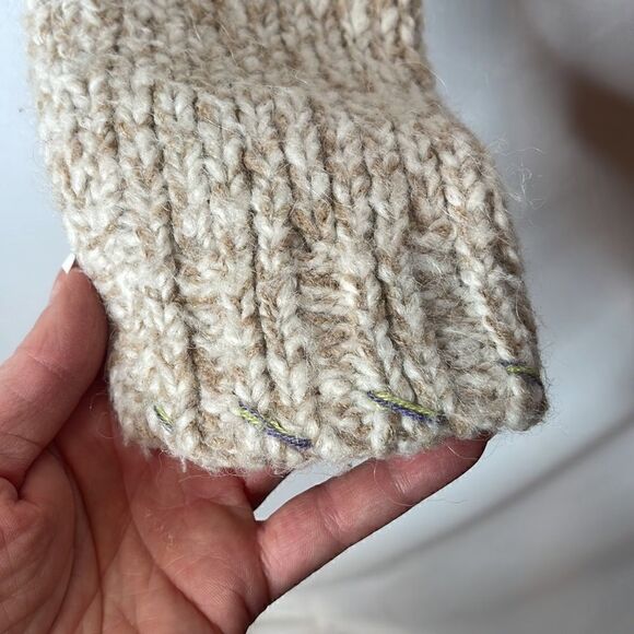 KaiselyCropped Knit Cardigan Sweater. Size Medium. - Picture 10 of 10